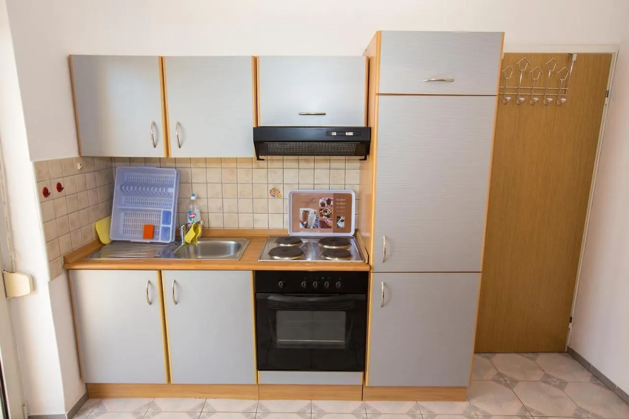 Apartments With A Parking Space Barbat, Rab - 16245 Barbat na Rabu