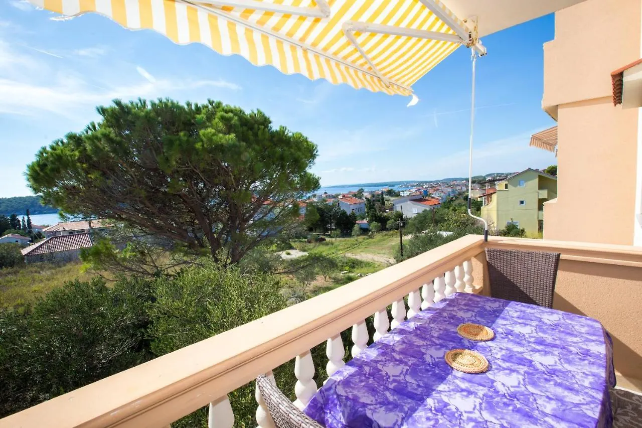 Apartments With A Parking Space Barbat, Rab - 16245 Barbat na Rabu