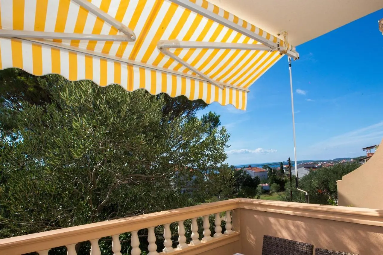 Apartments With A Parking Space Barbat, Rab - 16245 Barbat na Rabu