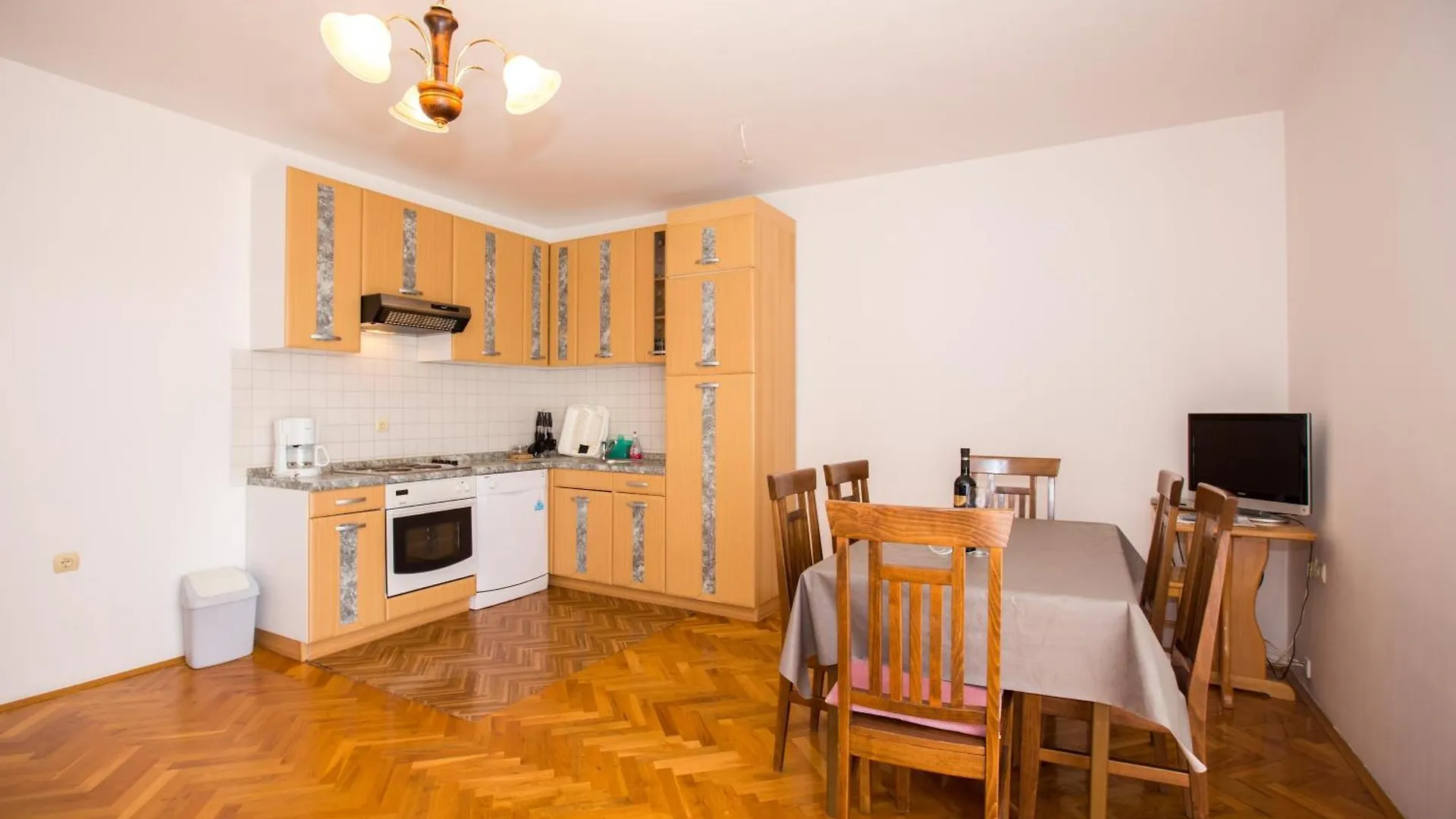 Apartments With A Parking Space Barbat, Rab - 16245 Barbat na Rabu