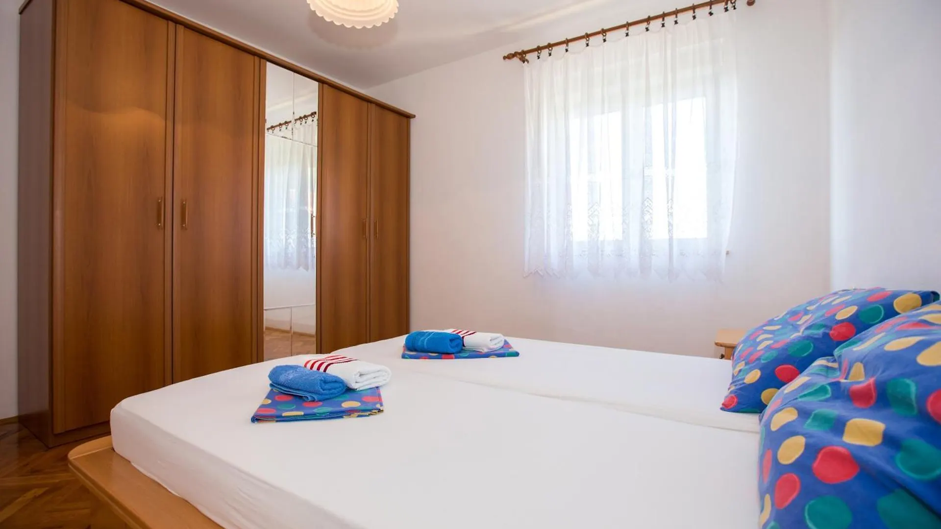 Apartments With A Parking Space Barbat, Rab - 16245 Barbat na Rabu