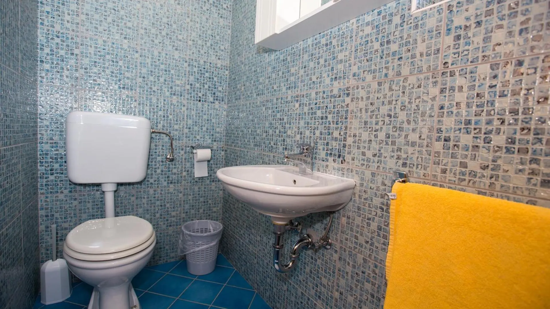 Apartments With A Parking Space Barbat, Rab - 16245 Barbat na Rabu
